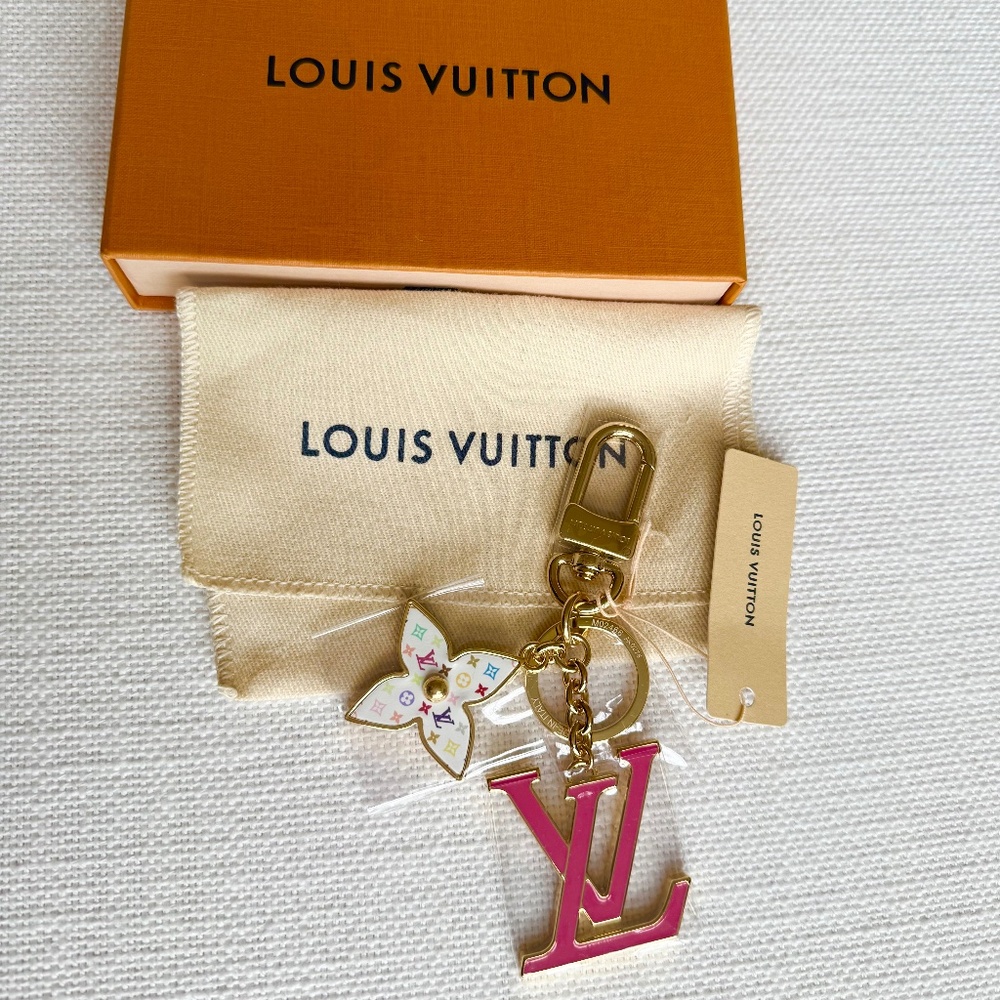 Louis Vuitton x Murakami Iconic Monogram Multicolor Key Holder M02466 Bag Charm